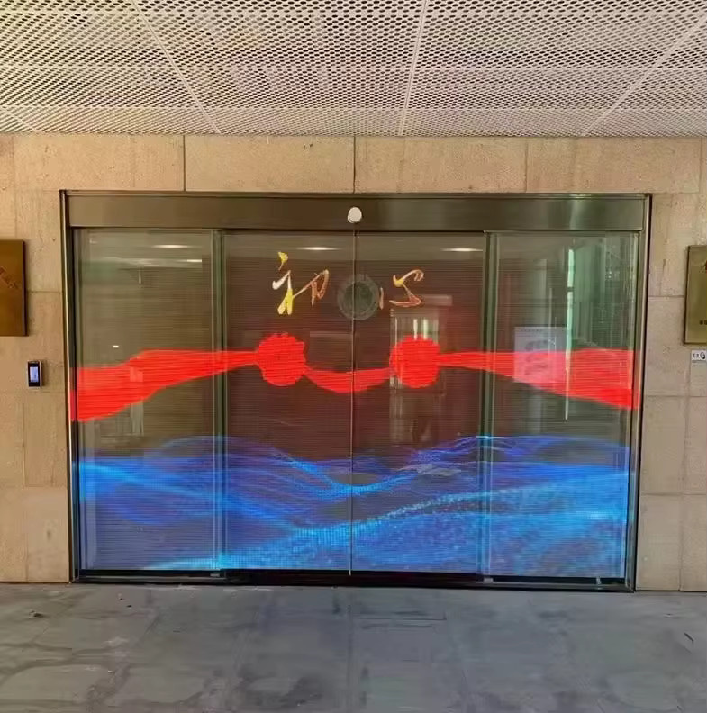 OUIO Ultradünner Flexibler Transparenter LED-Filmbildschirm Kristalldisplay-Panel für Werbung in Läden und Einkaufszentren - Bild 4