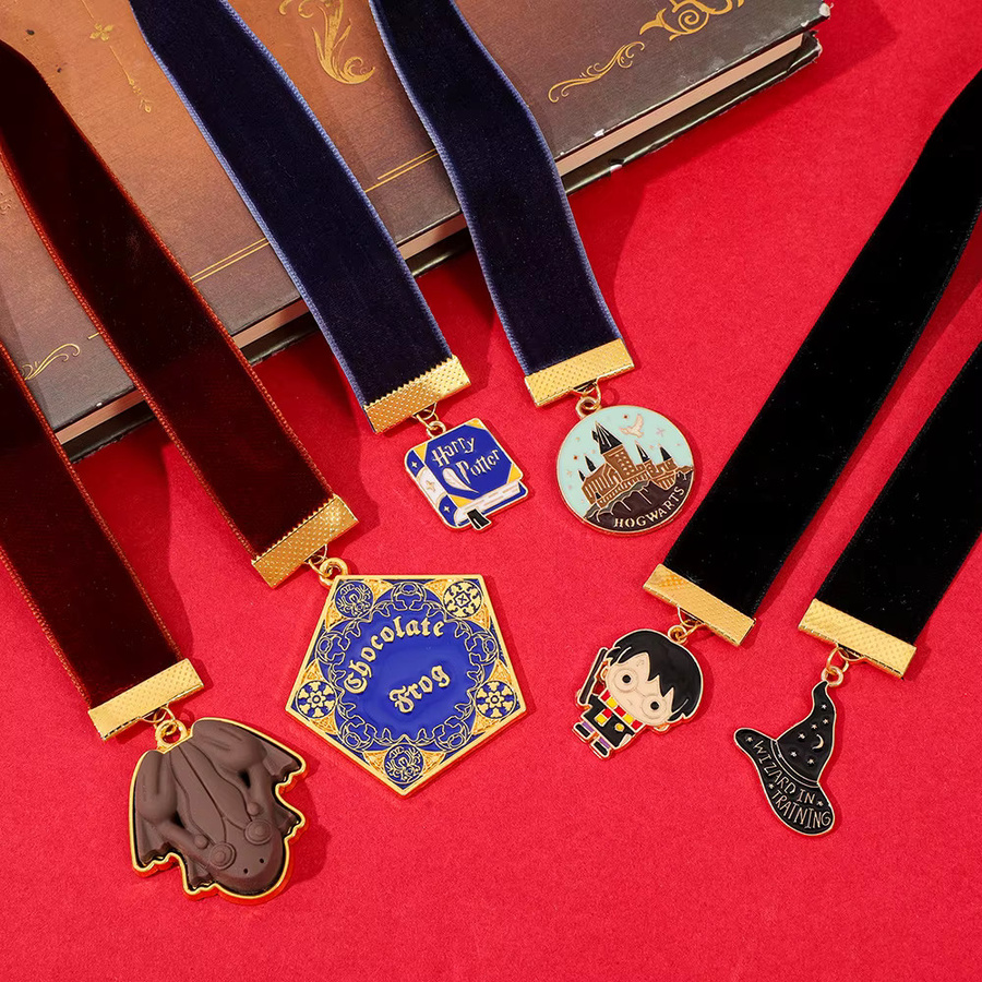 Bandai Anhänger Hogwarts Schloss, Schokoladenfrosch, Zauberhut - Bild 5