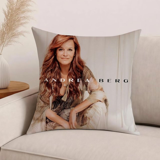 Dekorativer Kissenbezug Andrea Berg von Panika Chen, Peach Skin, Mehrfarbig, B/B: 65 x 65 cm - Bild 1