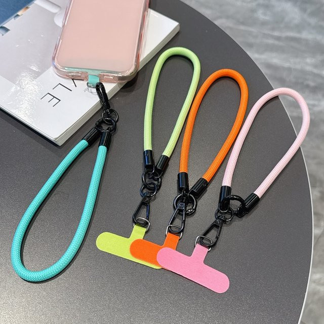 Multifunktionales Handy-Universalband in Lila als Anti-Fall-Armband und Anhänger für iPhone, Samsung und Xiaomi - Bild 1