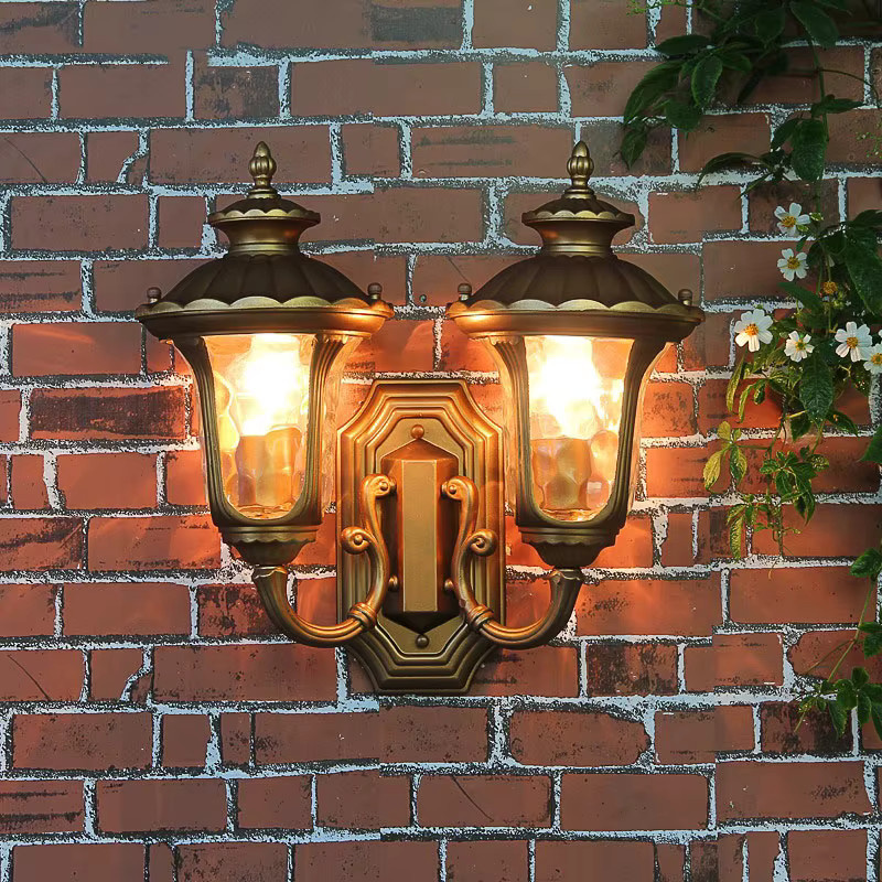 Wecus Retro Außenwandlampe Doppelkopf aus Aluminium in Gold/Messing mit transparentem Glas für Garten und Balkon - Bild 3