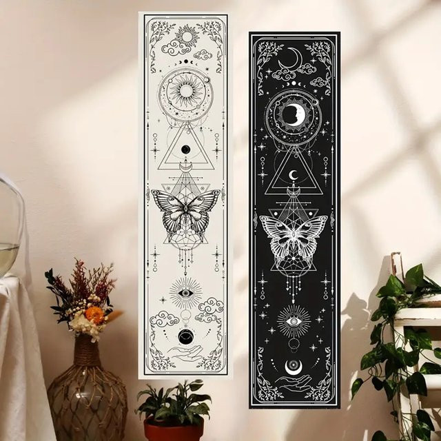 LVJIA Wandteppich Gothic Witchy Sun & Moon mit Schmetterlingen in Schwarz-Weiß, Rechteckiger Wandbehang für Wohnzimmer und Schlafzimmer, Höhe: 150 cm, Breite: 40 cm - Bild 1