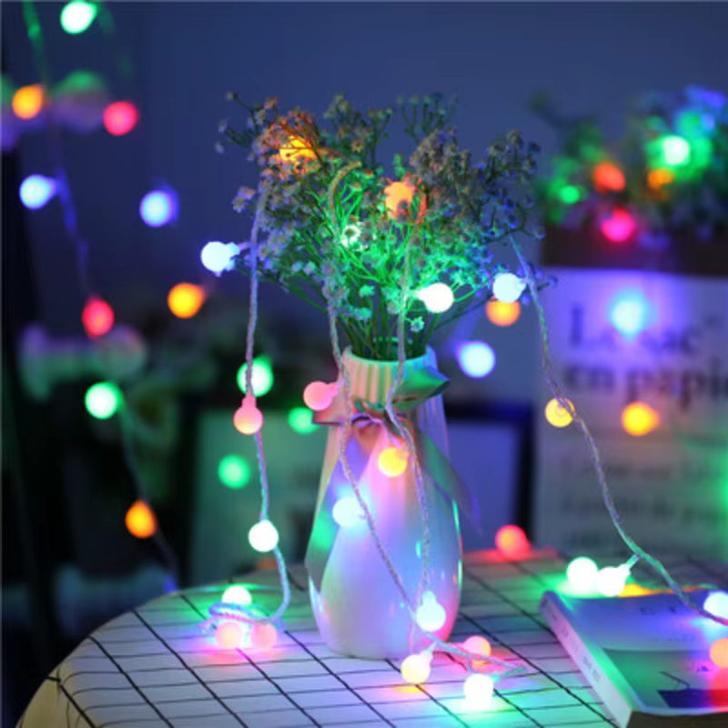OKAL RED EAST Kugel-Lichterkette mit warmweißem Licht, USB- und Batteriebetrieb, wasserdichte Dekolichterkette für Garten und Hochzeit - Bild 2