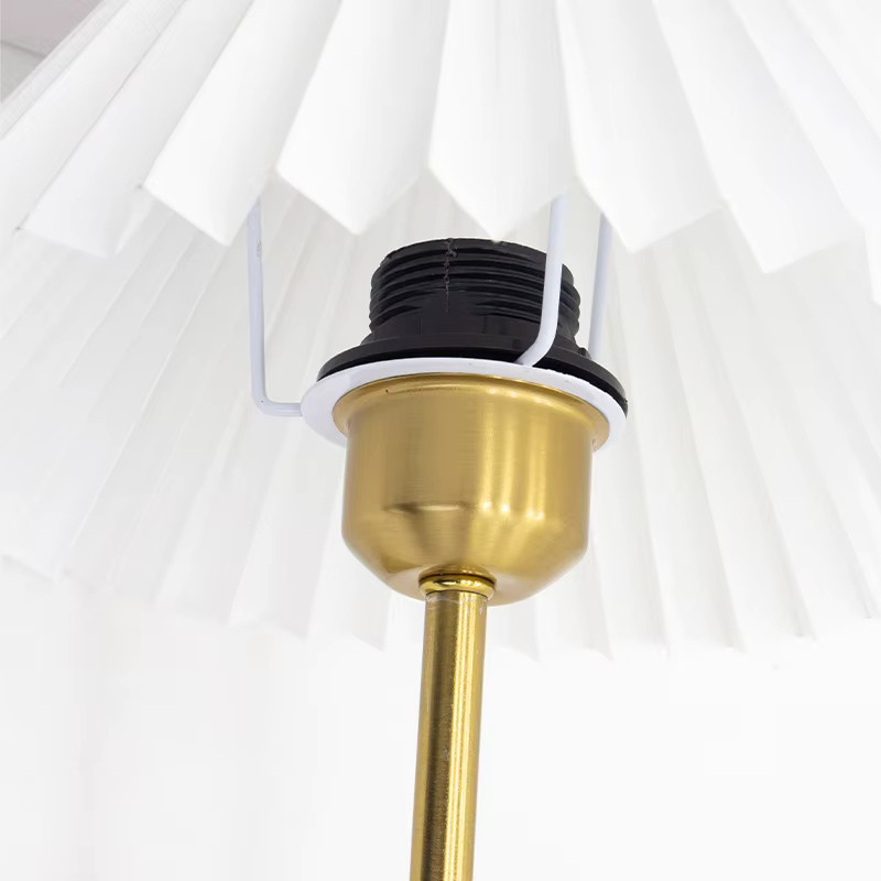 OSABO Nordische Stoff-Wandleuchte in Weiß und Messing mit Plissiertem Schirm für Wohnzimmer, Flur und Schlafzimmer, E27 Retro Design - Bild 2