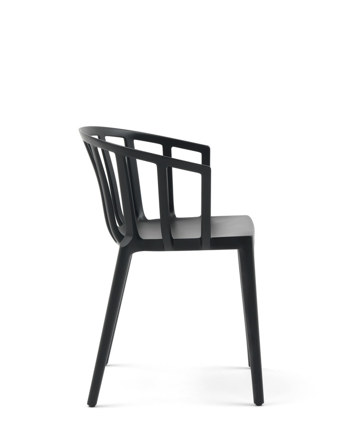 Kartell Venice Armlehnstuhl in Schwarz mit Rattan-Optik und mattem Finish - Bild 2