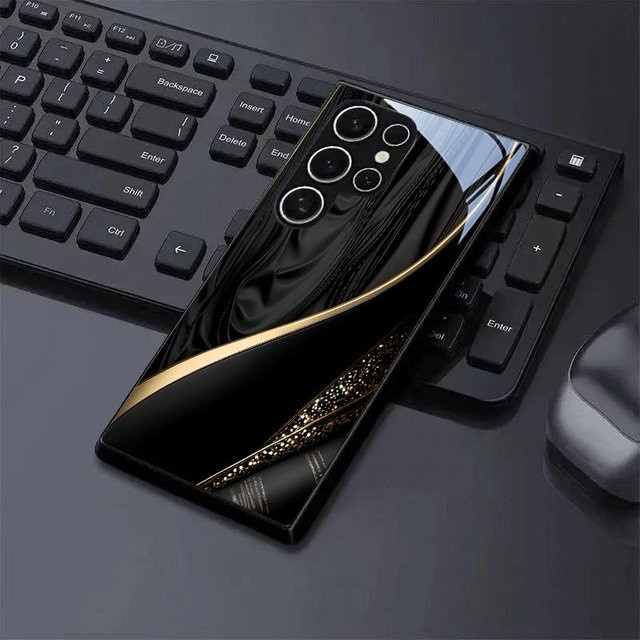 Glas Handyhülle mit Schwarz-Gold-Muster für Samsung Galaxy S24 S23 S22 S21 S20 S25 S26 (FE/Plus/Ultra) in Schwarz und Gold - Bild 1