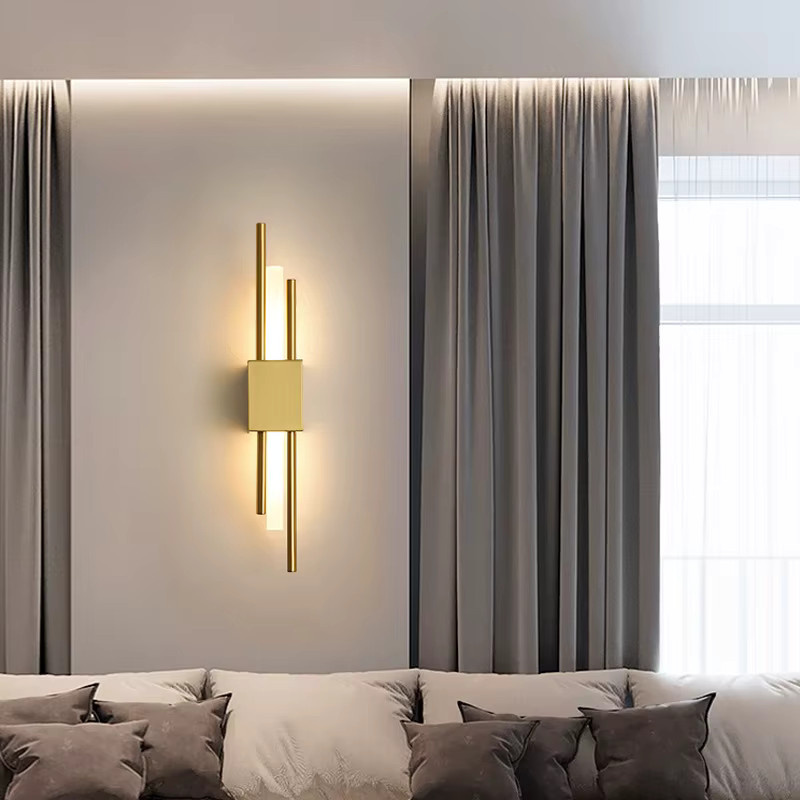 Moderne LED-Wandleuchte von Ramalho in Gold/Messing für Wohnzimmer, Schlafzimmer und Badezimmer - Bild 3
