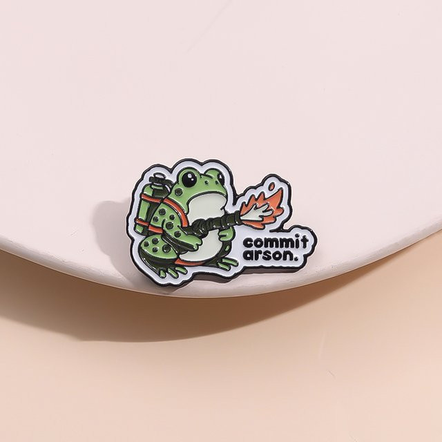 QIHE JEWELRY Tierbrosche Frosch-Feuerlöscher-Emaille-Pin, Kinder - Bild 1