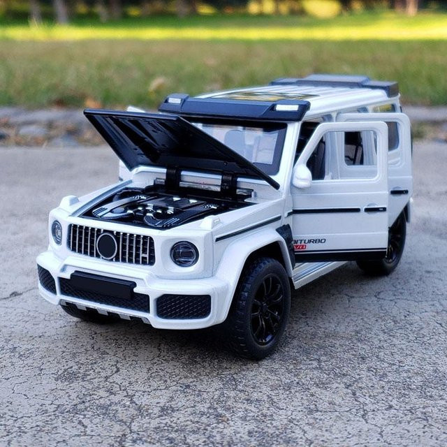 Linyi toy car Mercedes Benz G700 Getuntes Geländefahrzeug, Modellauto, 1:32, Metall, mit Sound und Licht, ab 14 Jahren - Bild 1