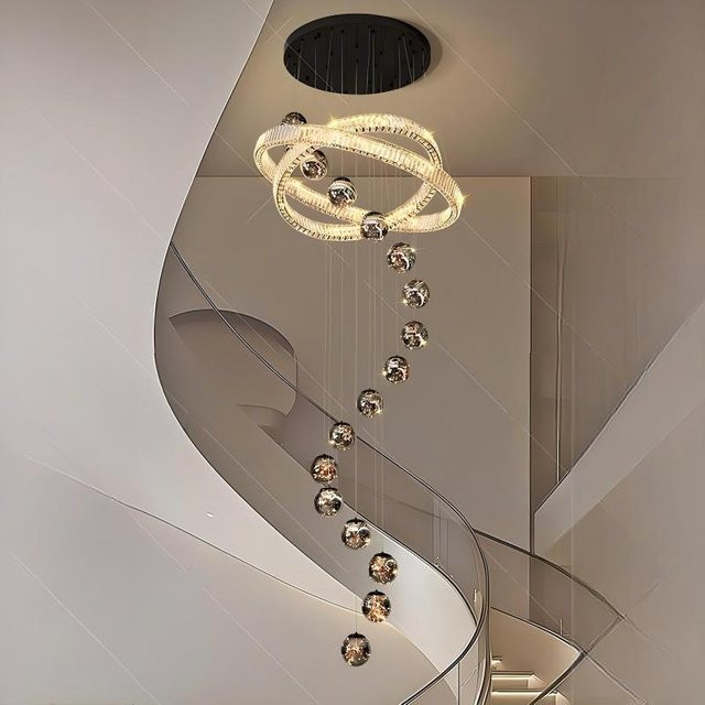 Gbbmade Kristall-Kronleuchter in Schwarz mit transparenten Kristallen im skandinavischen Design für Esszimmer und Treppenhäuser - Bild 1