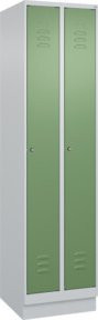 C+P Spind Classic PLUS Garderobenschrank mit Sockel, 2 Abteile, grau und grün, H x B x T: 195 x 50 x 50 cm, mit Zylinderschloss und 3 Garderobenhaken - Bild 1
