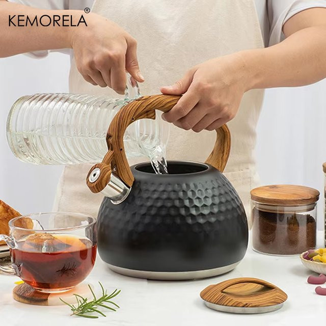 KEMORELA Edelstahl-Kessel mit Pfeife in Schwarz, 3 l, Hammermuster, für Gas- und Induktionsherde - Bild 1