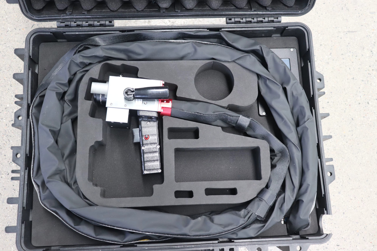 Tragbare Faser-Puls-Laserreinigungsmaschine von ACCTEK zur Entfernung von Rost, Öl, Farbe und Graffiti auf Metall und Holz - Bild 2