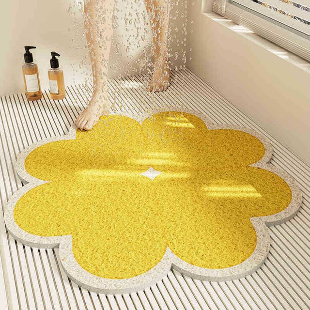 Rutschfeste Badezimmer Matte von Yiran Furniture mit floralem Pflanzenblüten-Design in Gelb, B/B: 50 x 50 cm - Bild 1