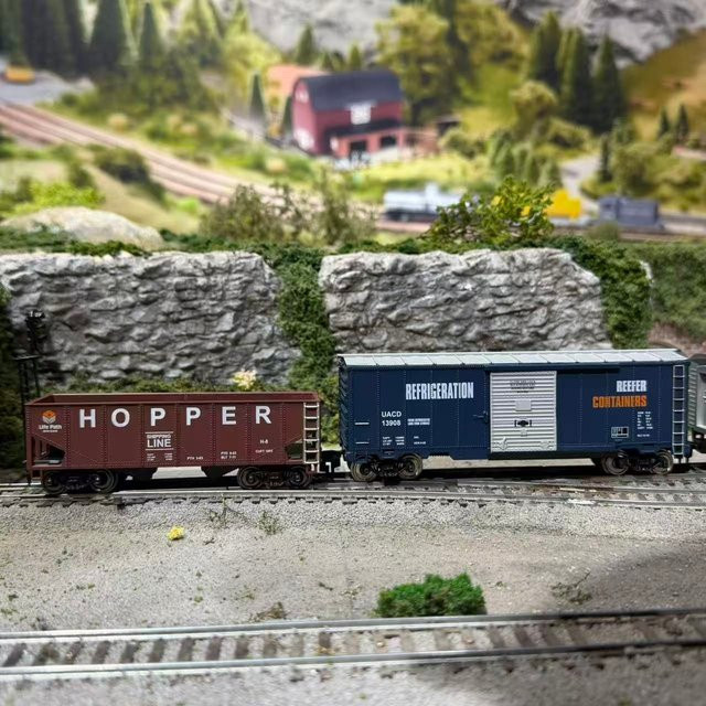 HRZPACT Kohletransporter-Modell und Zugwaggon-Modell, 1:87 (Spur H0), Rot, Blau, Bunt / Mehrfarbig - Bild 1