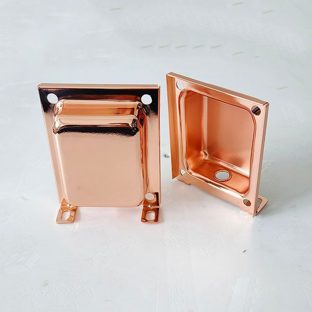 2er-Set Metall-Abdeckung für Transformator-Enden in Gold als Lautsprecher-Zubehör - Bild 1