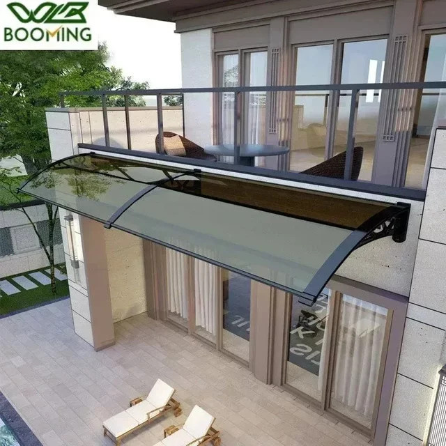 Moderne Markisenüberdachung aus Aluminium und transparentem Polycarbonat als Pultdach mit UV-Schutz und geräuschloser Traufe - Bild 1