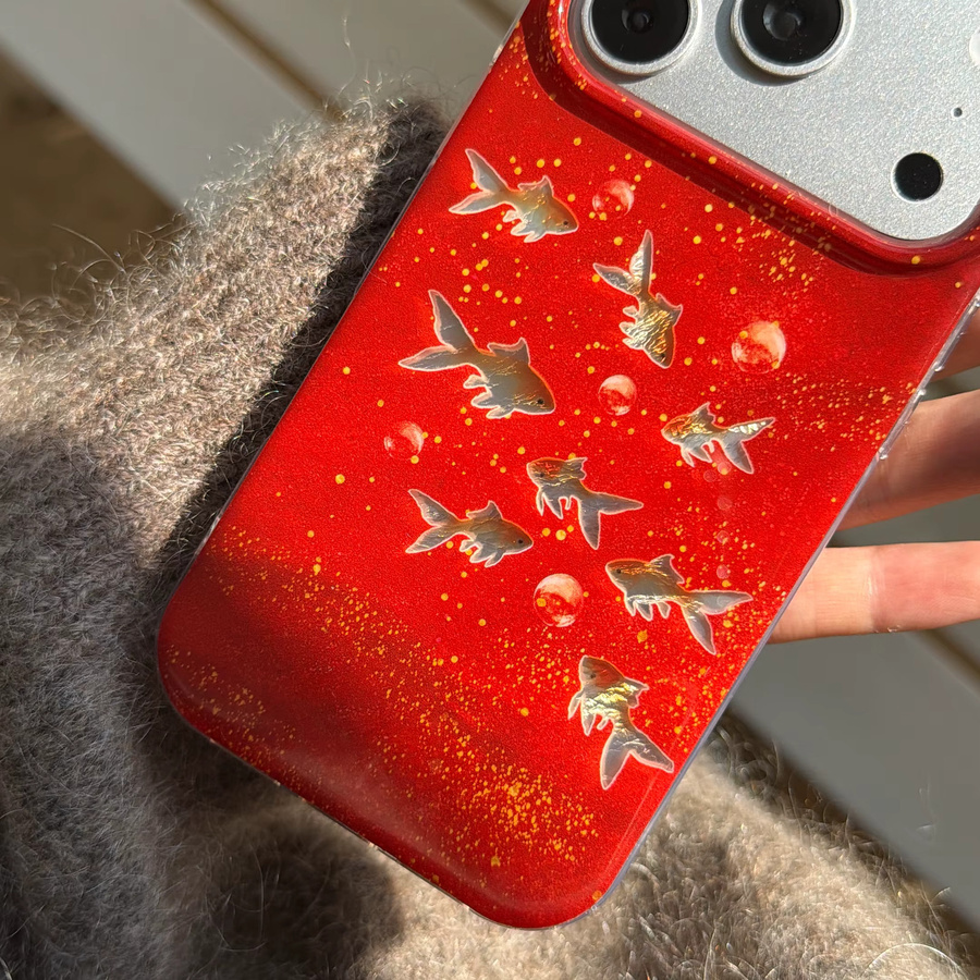 TROPLET Handyhülle Lucky Red Glitter Goldfish & Bubble Fortune Charm für iPhone 17 16 15 14 13 12 11 Pro Max Plus in Rot und Gold - Bild 2
