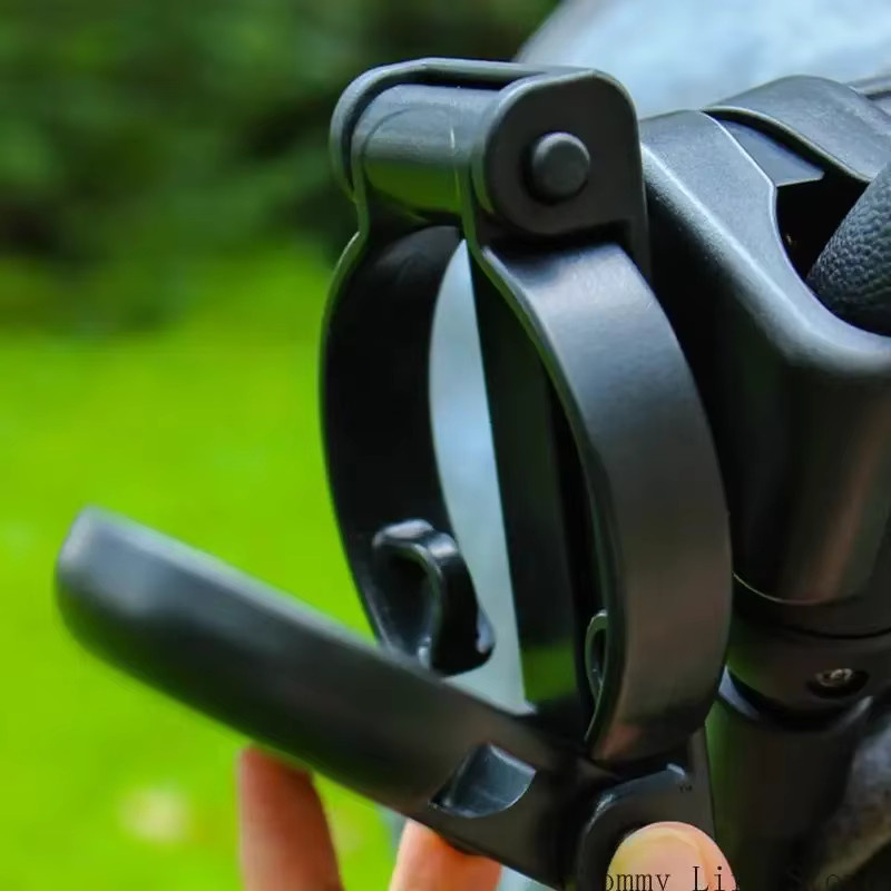 Faltbarer Getränkehalter in Schwarz für Kinderwagen und Rollstühle - Bild 4
