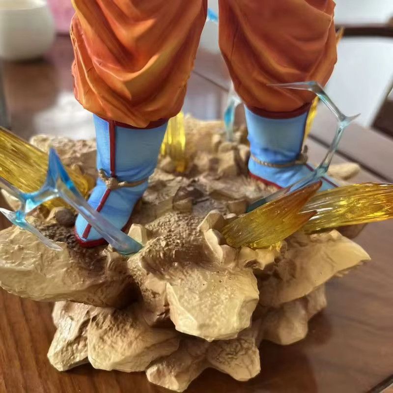 Bandai Dragon Ball Z Son Goku Super Saiyajin 2 Actionfigur mit LED-Basis aus PVC, Höhe: 34 cm - Bild 4