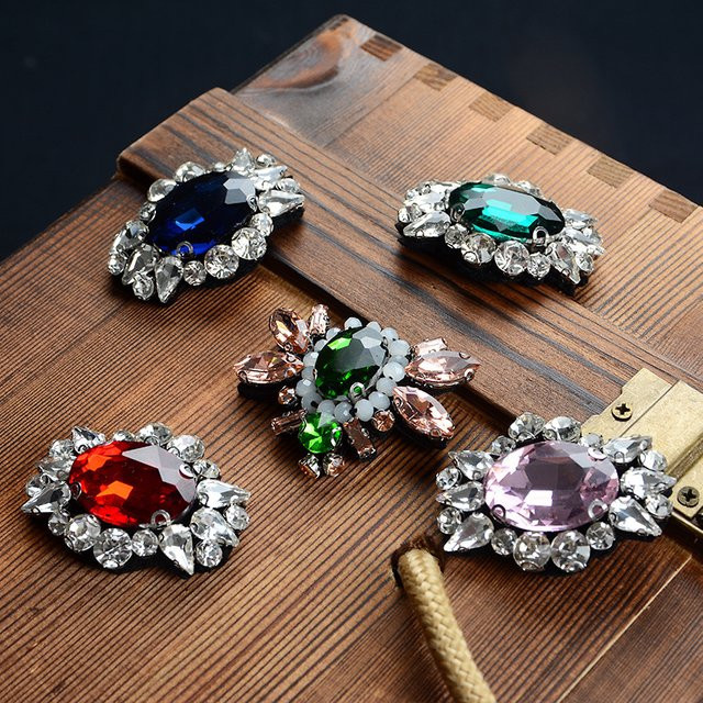 AHYONNIEX Brosche, Perlen, Glas, Strass, bunt - Bild 1