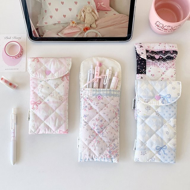 Modische Stifttasche mit Blumen-Design und Schleife als tragbare Aufbewahrungstasche für Brillen oder Make-up in Multicolour - Bild 1