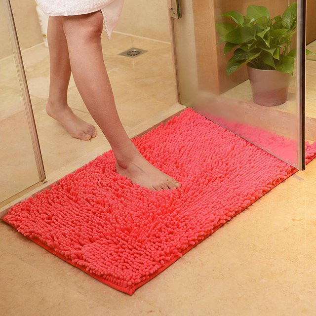 Rutschfeste Chenille-Fußmatte in Rot für Eingangsbereich, Badezimmer oder Toilette, B/T: 120 x 40 cm - Bild 1