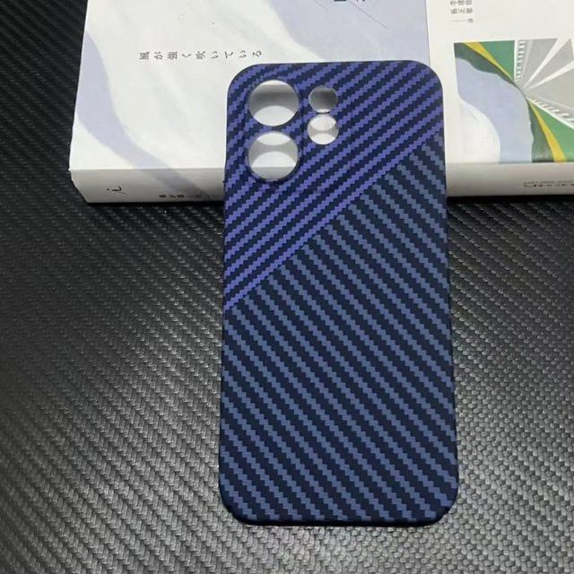 Ultradünne Business Handyhülle mit Carbonfaser-Textur für OPPO Reno 15 und OPPO Reno 15 Pro, matt und anti-fingerabdruckresistent - Bild 1