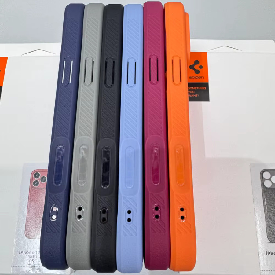 Spigen Rugged Armor Handyhülle aus TPU mit MagSafe für iPhone 17, iPhone 17 Pro, iPhone 17 Air und iPhone 18 Pro Max in Blau - Bild 3