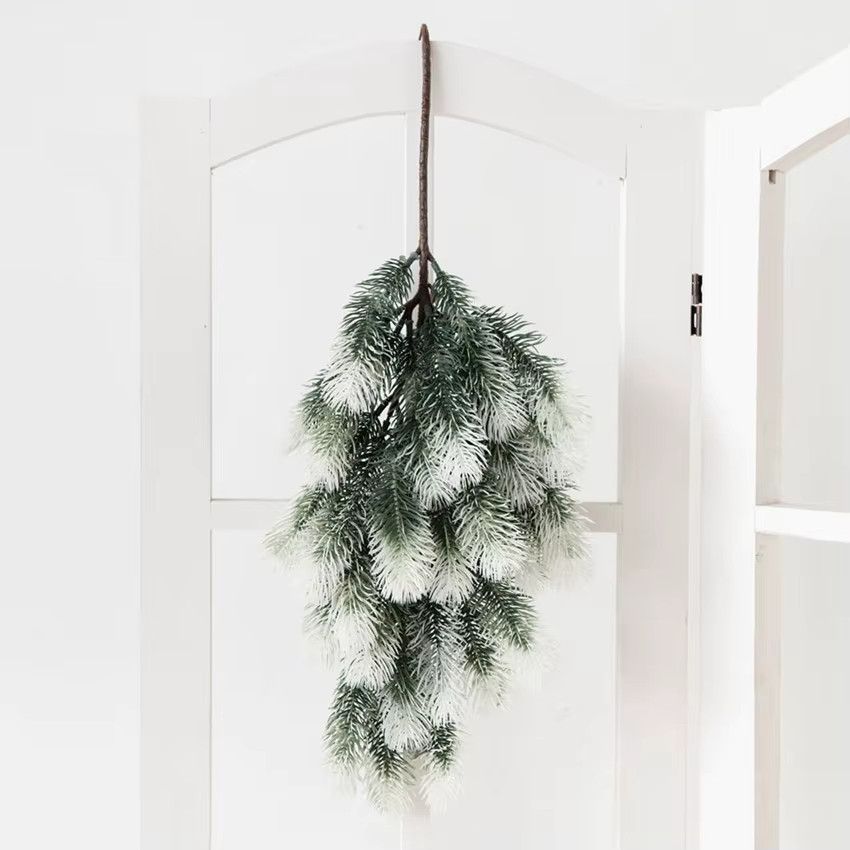 Künstlicher Kiefernnadel-Kranz aus Kunststoff in Grün für Weihnachtsdekoration und Garten-DIY - Bild 3