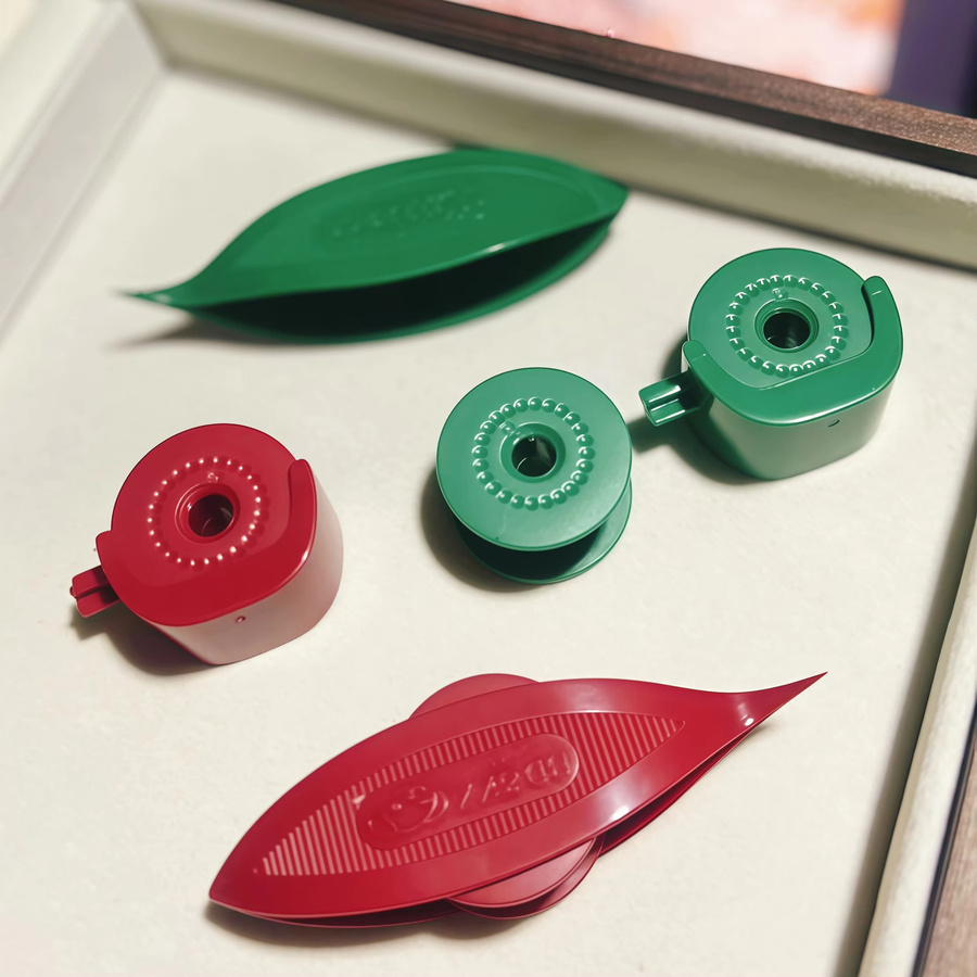 Rot-Grünes Spitzen-Flechtwerkzeug-Set aus Kunststoff für DIY-Handarbeiten und Webbedarf - Bild 1