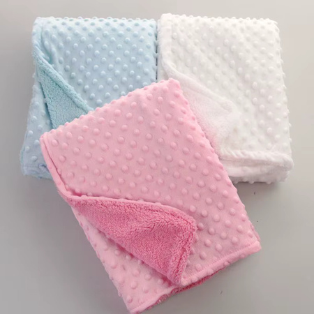 Personalisierte Baby-Doudou-Decke von NanBeiCat in Pink als Pucktuch für Kinderwagen, Bett und Wiege aus Polyester