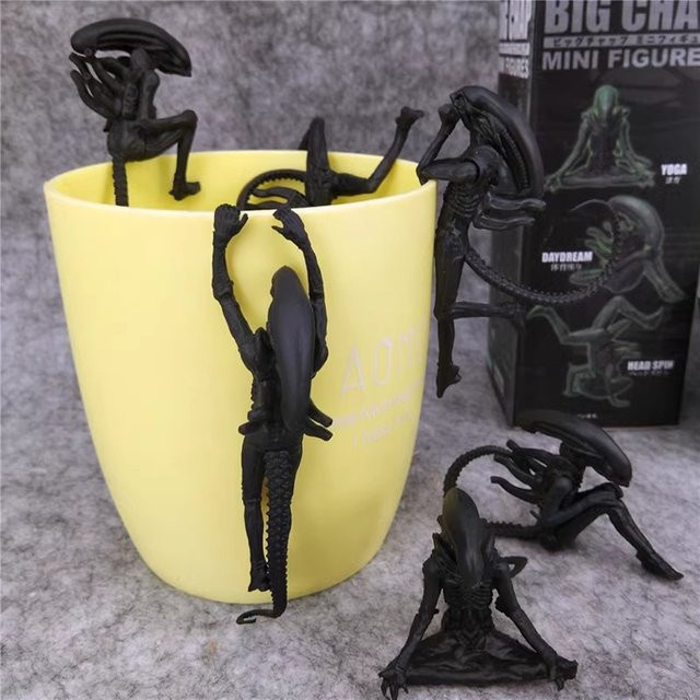 Calede Alien Xenomorph Anime Action Figure 6-teiliges Set Schwarz - Bild 1