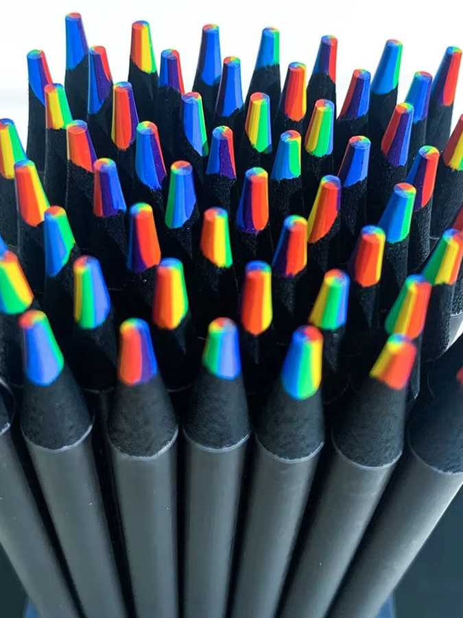 Set mit Regenbogen-Buntstiften aus Holz in Schwarz und Mehrfarbig mit 7-Farben- und 4-Farben-Effekt - Bild 4