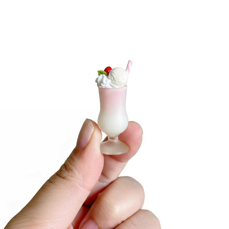YEGBONG Miniatur-Puppenhaus-Lebensmittel, Erdbeer-Milchshake Eiscreme-Getränkebecher Modellspielzeug, 1-teiliges Set - Bild 3