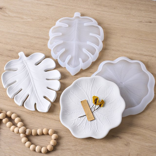 UDOCOOL Silikonform für Gips und DIY-Dekoration in Form von Monstera, Lotus, Rhombus und Ahornblatt, Farbe: Weiß - Bild 1