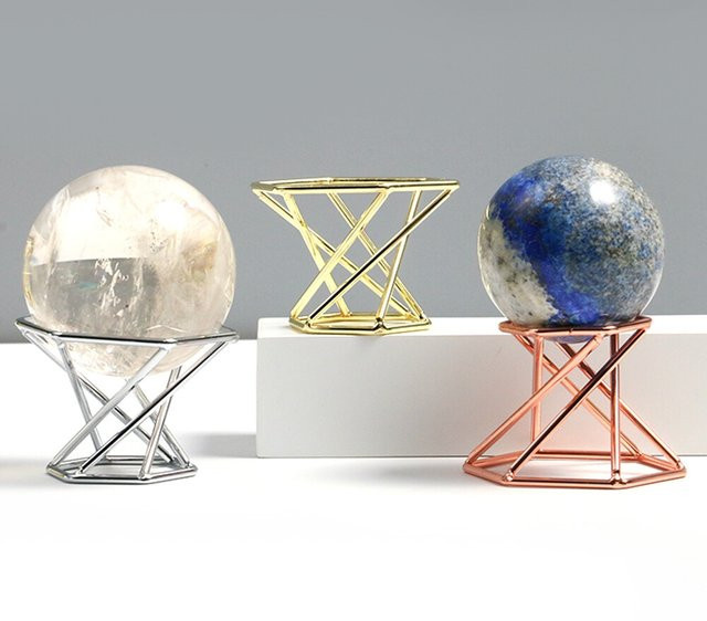 Kristallkugelständer CrystalHola in Silber, freistehende Freiform zur Dekoration - Bild 1