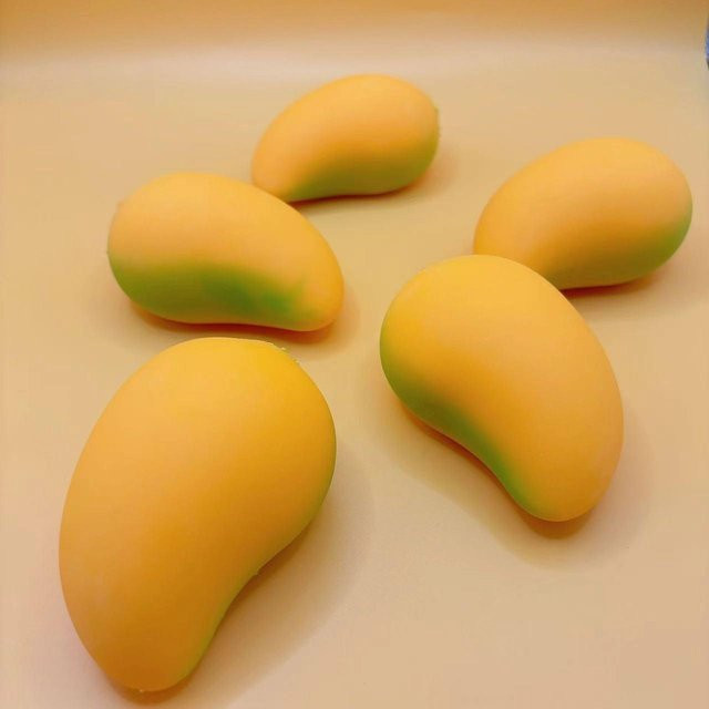 Handgemachter Knuspriger Mango Stressball, Farbwechselnde Mango Squishy Fidget Ball, 1/2/5 Stück - Bild 1