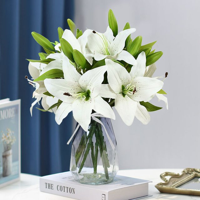 5 Stück künstliche Lilien von ZQNYCY in Weiß, 38 cm Höhe, Real Touch Kunstblumen für Hochzeit, Party und Wohnzimmer Dekoration - Bild 1