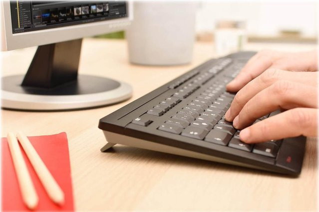 CHERRY Stream Desktop kabelloses Tastatur-Maus-Set in Schwarz mit QWERTZ-Layout - Bild 2