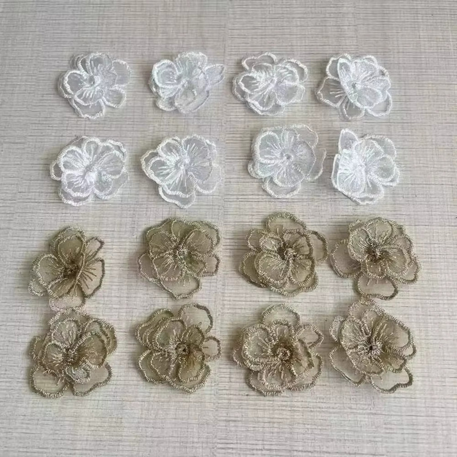 10 Stück Organza-Blumenapplikationen in Weiß und Gold, 3D bestickte Chiffon-Rosen als transparente DIY-Dekoration für Näh- und Bastelarbeiten, Durchmesser: 4 cm - Bild 1