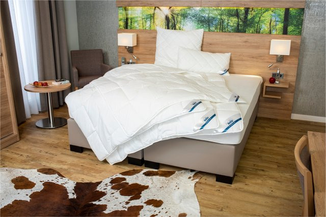 BECO Medibett Vierjahreszeiten-Bettdecke mit PES-Klimafaser und Baumwolle-Perkal, B/B: 155 x 220 cm - Bild 1