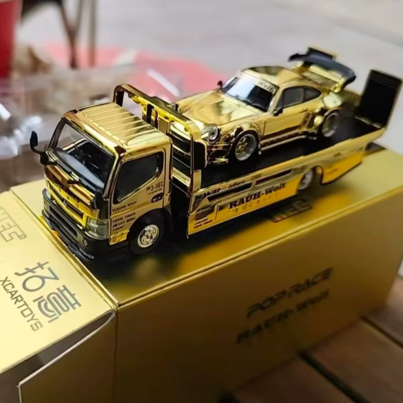 Hec Poprace Fuso 930 Rwb, Druckguss-Automodell, 1:64 - Bild 2