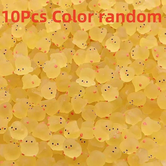 Mini Leuchtendes Hühnchen aus Gummi in Gelb als Deko-Zubehör für Märchengarten und Bastelarbeiten von A Family Of Home Textiles - Bild 1