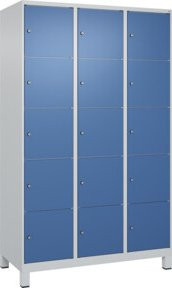 C+P Schließfachschrank Classic PLUS mit 3 Abteilen und Füßen, Farbe Grau und Blau, B/T/H: 120 x 50 x 195 cm - Bild 1