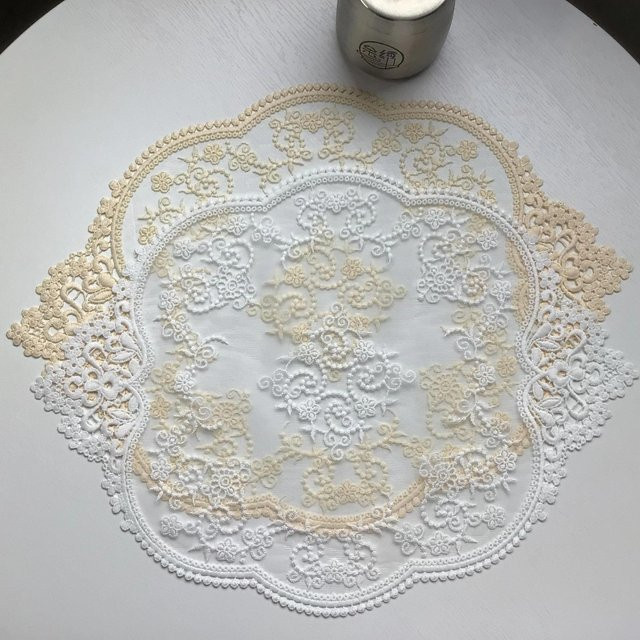 Handgemachte Retro Spitzen Tischsets von Yiran Furniture, ovale Häkeldeckchen mit floraler Bestickung aus Baumwolle, Farbe: Weiß, B: 42 cm - Bild 1