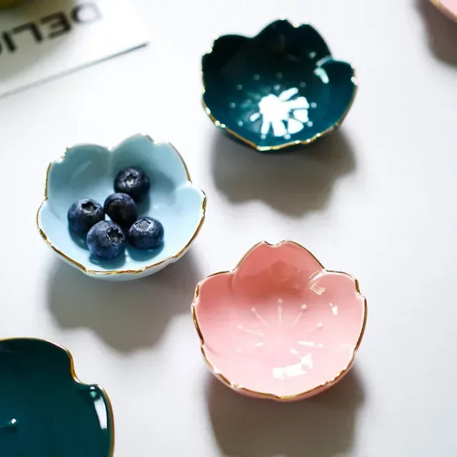 Japanische Sakura Keramikschale mit Kirschblüten-Design in Weiß für Soßen und Beilagen - Bild 1