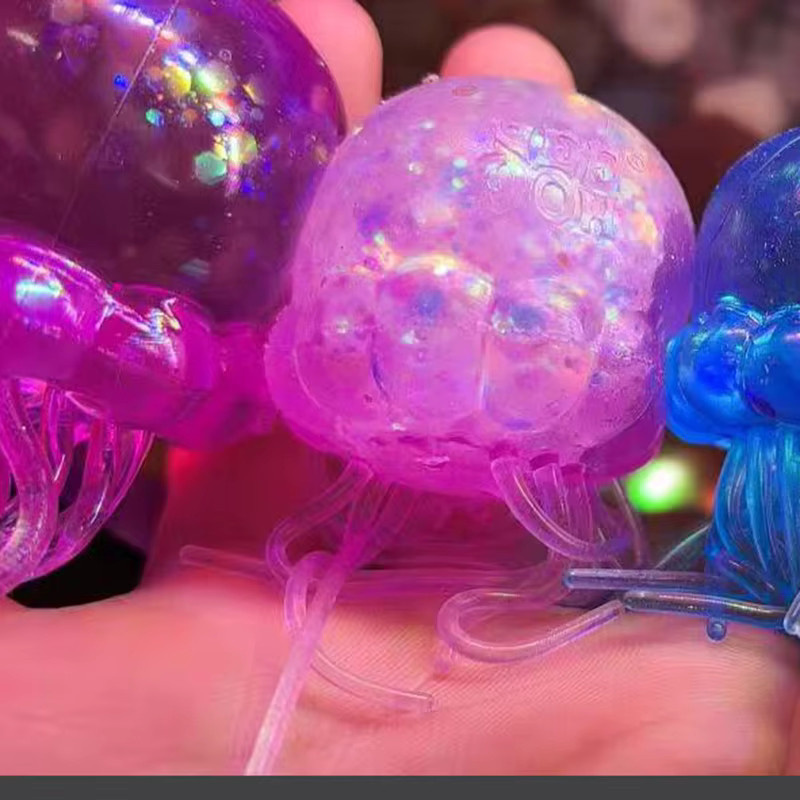 Needoh Fuzz Ball Quallen-Squishy, Sensorisches Quetschspielzeug - Bild 2