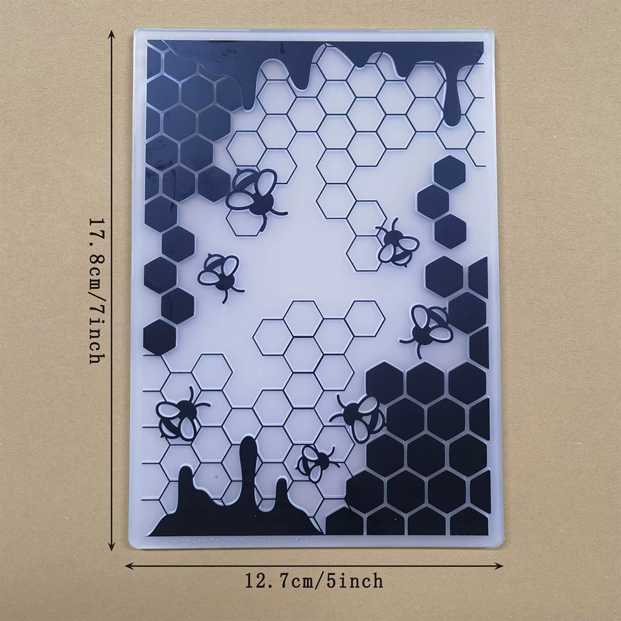 Geprägte Kunststoffmappe mit Honeycomb-Struktur für Card Making und Scrapbooking, Breite: 12,7 cm, Höhe: 17,8 cm - Bild 3