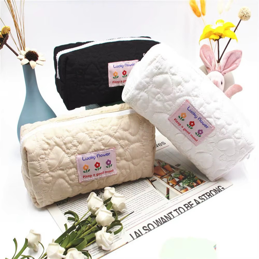 Niedriges Stoff-Etui mit Blumenmuster als Schreibwaren-Tasche für Schüler und Studenten - Bild 2